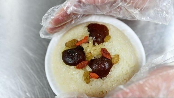 食品级润滑油如何确保八宝饭生产过程安全