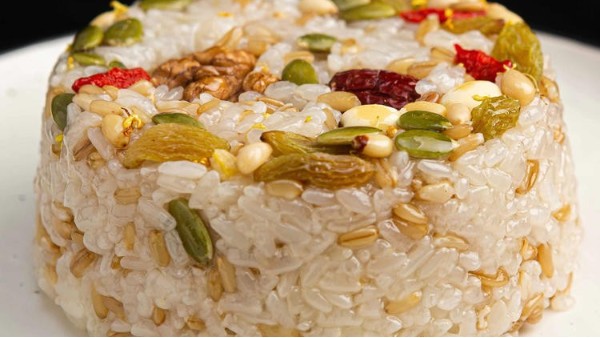 食品级润滑喷剂:守护八宝饭生产设备的“隐形卫士” 食品级润滑喷剂:守护八宝饭生产设备的“隐形卫士”