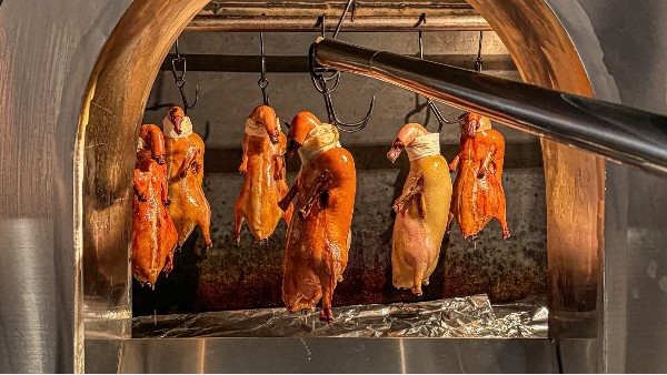 食品级润滑脂在烤鸭生产设备上的应用解析