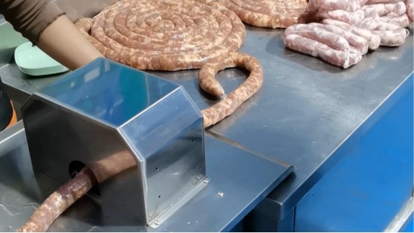 食品级润滑油/脂在香肠加工设备上的应用