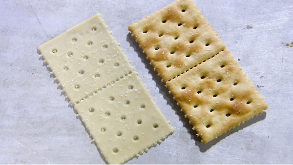 食品级润滑油如何确保苏打饼干安全生产