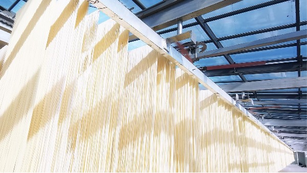 食品级润滑喷剂:筑牢挂面生产的“安全润滑防线” 食品级润滑喷剂:筑牢挂面生产的“安全润滑防线”